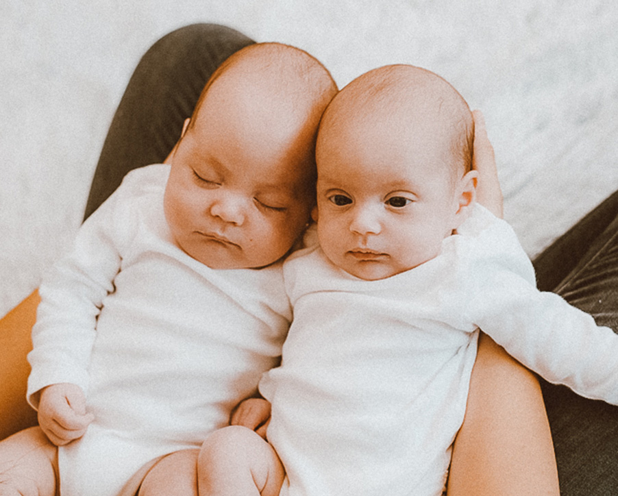 https://sleepwiseconsulting.com/wp-content/uploads/2022/10/twins-img-01.jpg